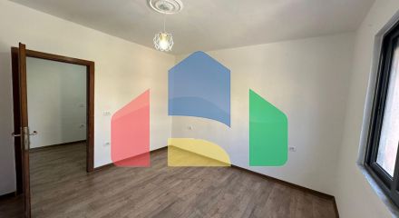1+1 с ремонтом, р-н Стадиона, 53 м.кв