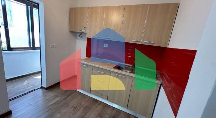 1+1 с ремонтом, р-н Стадиона, 53 м.кв