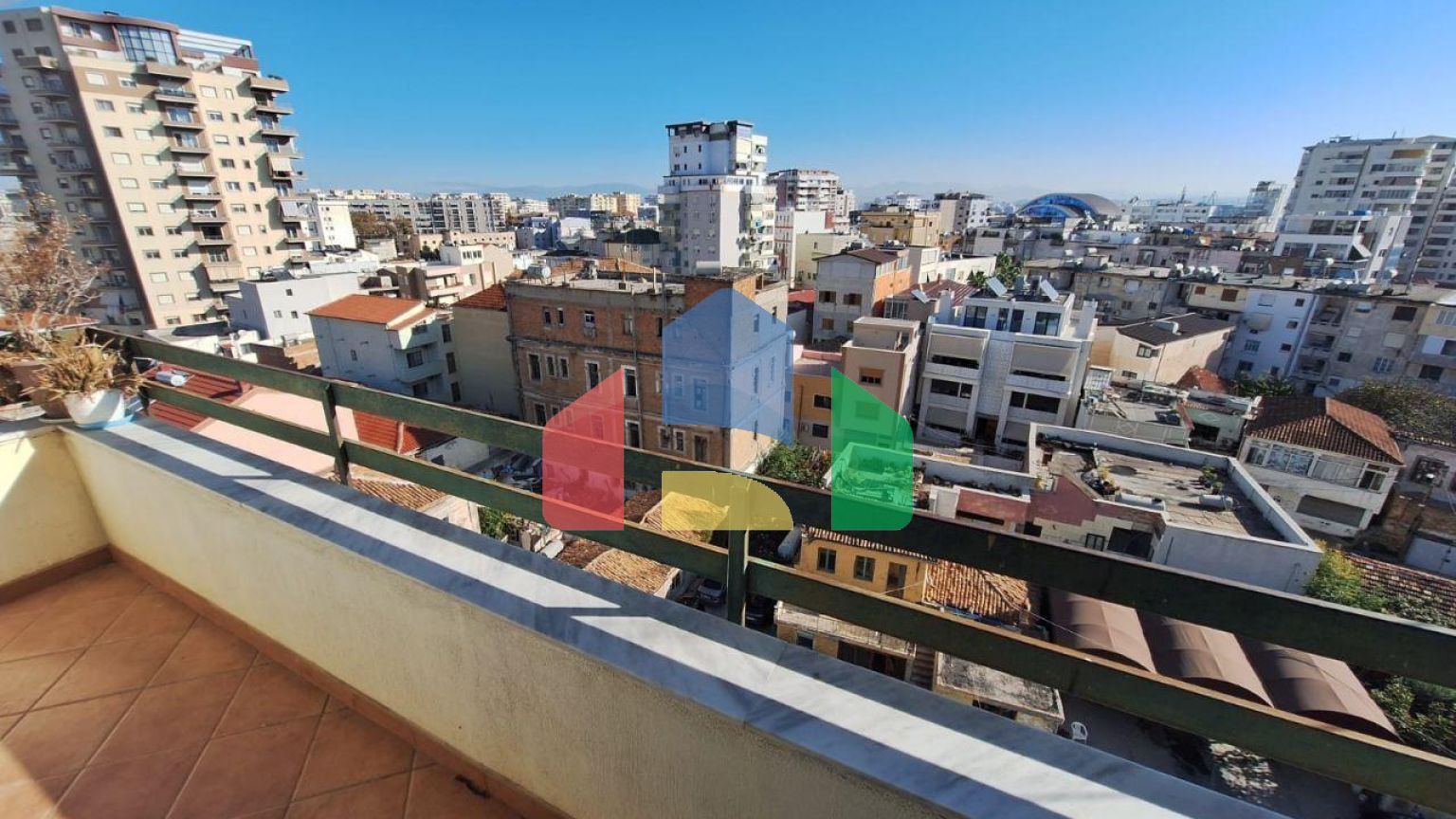 3+2 с двумя балконами, Центр города, 143 м.кв