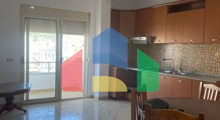 1+1 с балконом, р-н Kazazi, 62 м.кв