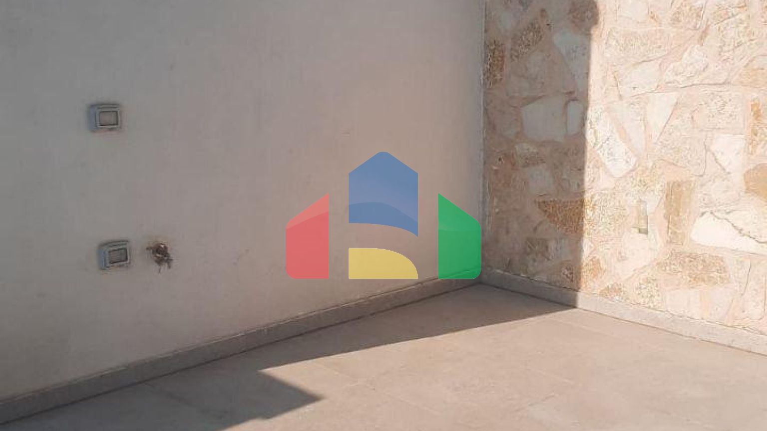 Таунхаус 2+1 с террасой, район Голем, 150 м.кв + 60 м.кв терасса 