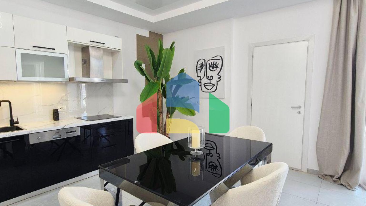 Пентхаус с видом на море и террасой, район Пляж, 126 м.кв