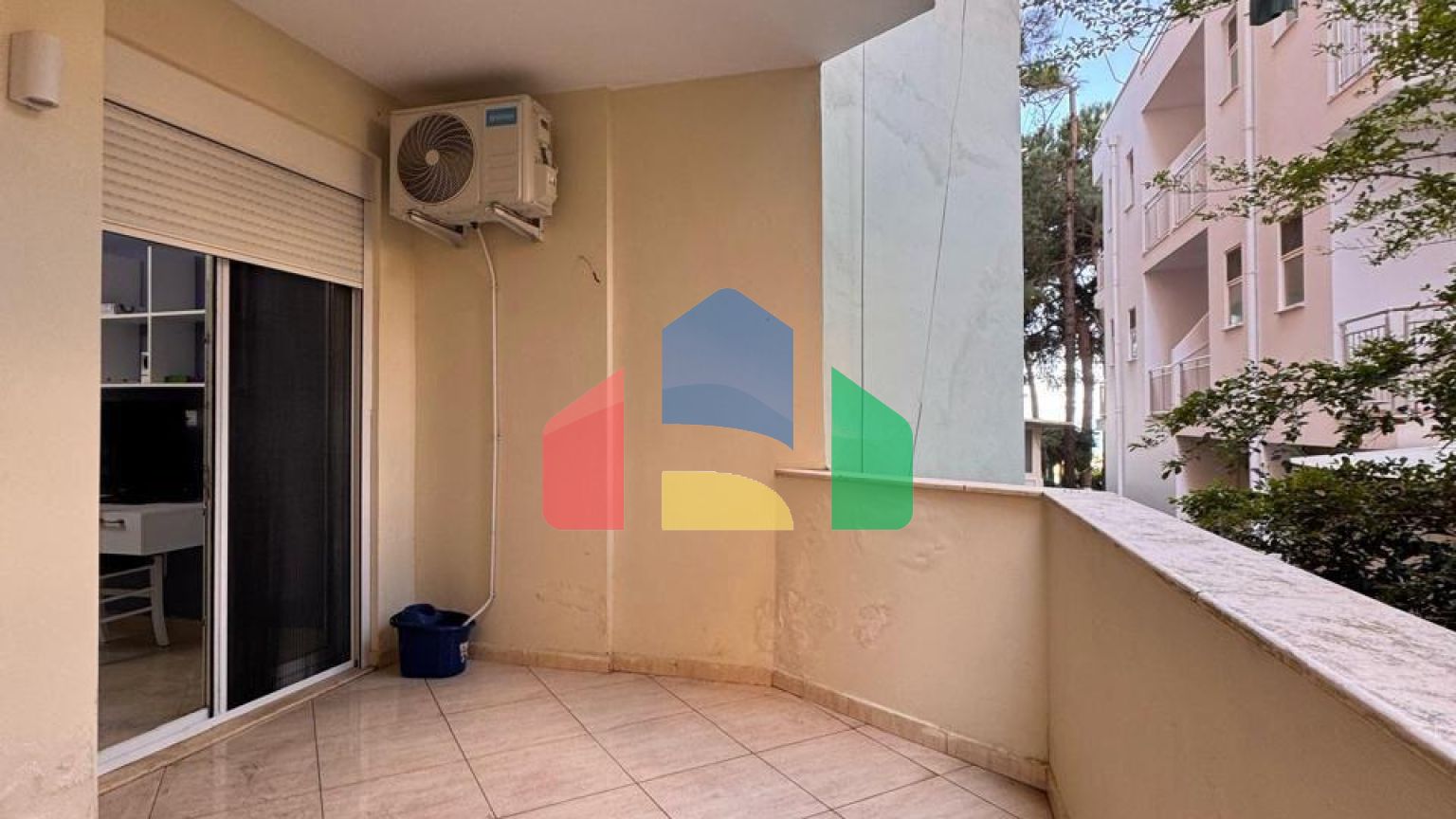 2+1 с 3 балконами, Голем возле Камелии, 103 м.кв