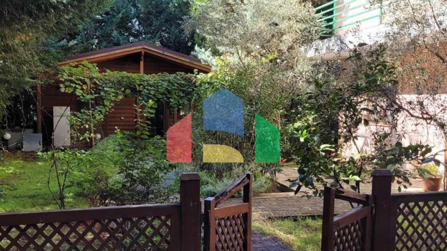 2+1 с балконом, р-н Мали Робит, 85 м.кв