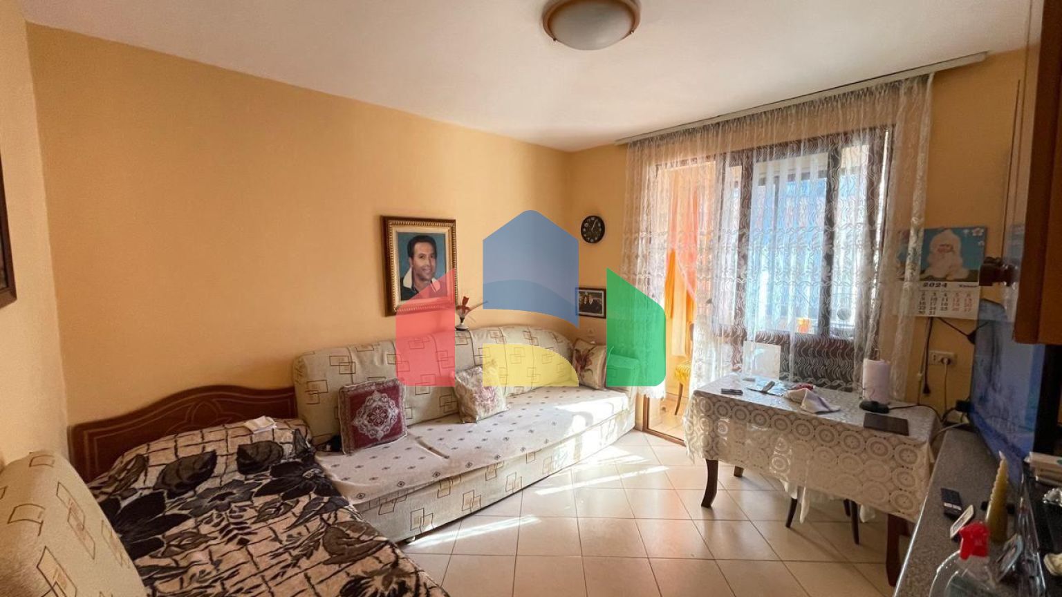 2+1 с балконом, Центр р-н Дворца Спорта, 156 м.кв