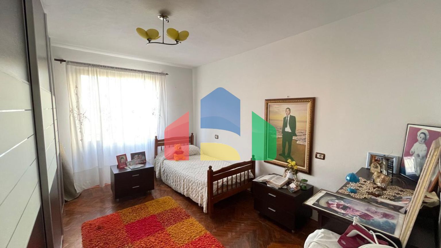 2+1 с балконом, Центр р-н Дворца Спорта, 156 м.кв