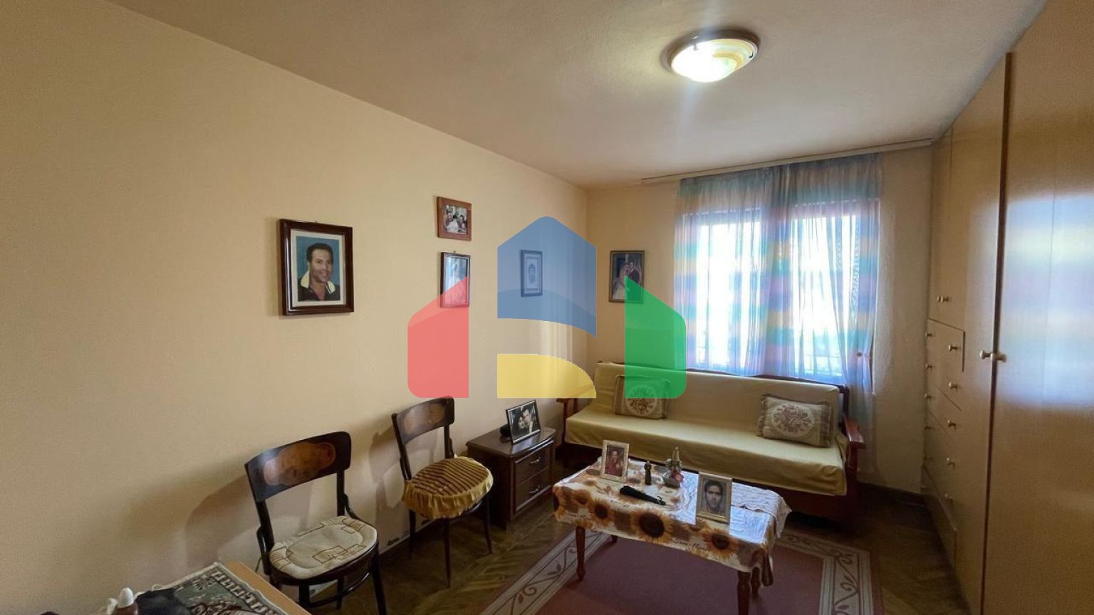 2+1 с балконом, Центр р-н Дворца Спорта, 156 м.кв