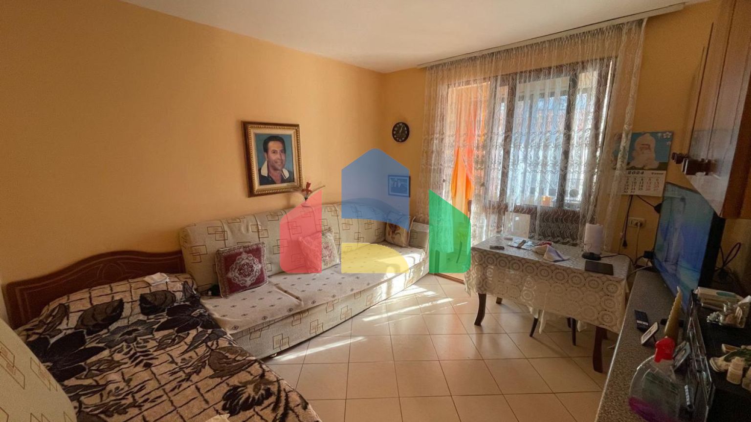 2+1 с балконом, Центр р-н Дворца Спорта, 156 м.кв