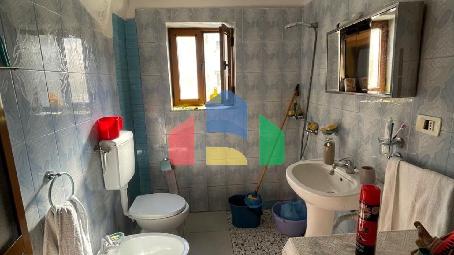 2+1 с балконом, Центр р-н Дворца Спорта, 156 м.кв