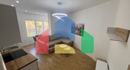 1+1 на первой линии, р-н Голем, 58 м.кв