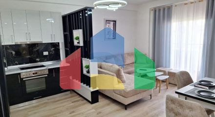 1+1 с балконом, р-н Пляж, 75 м.кв