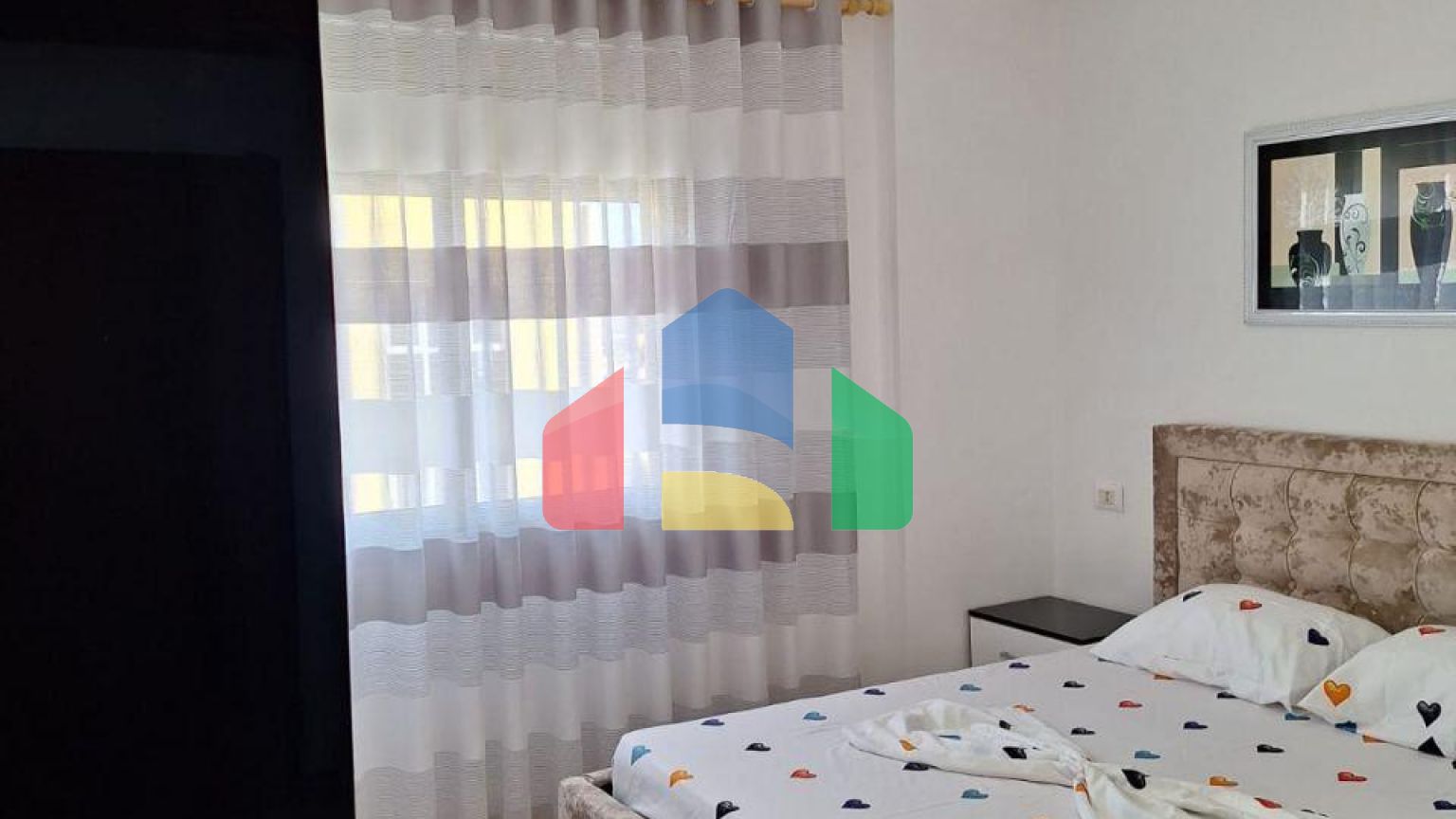 1+1 с балконом, р-н Пляж, 75 м.кв