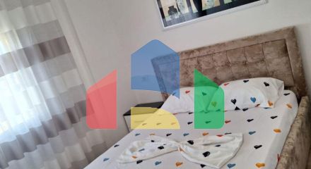 1+1 с балконом, р-н Пляж, 75 м.кв