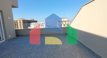 Пентхаус 2+1 с террасой, р-н Голем, 90 м.кв