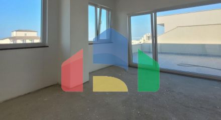 Пентхаус 2+1 с террасой, р-н Голем, 90 м.кв