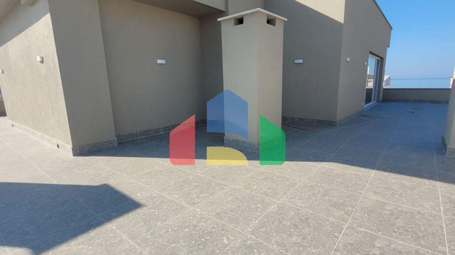 Пентхаус 2+1 с террасой, р-н Голем, 90 м.кв