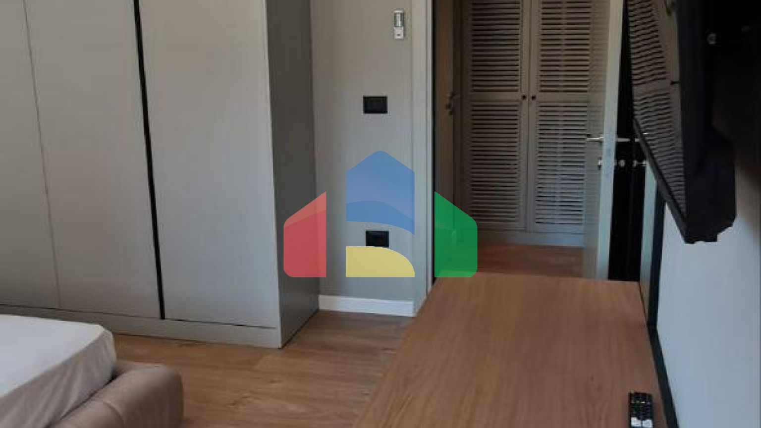 1+1, Пляж р-н Адриатик, 100 м.кв