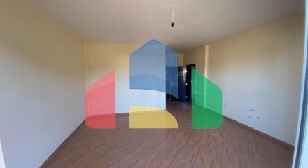 1+1 with balcony, Golem area, 67 sq.m