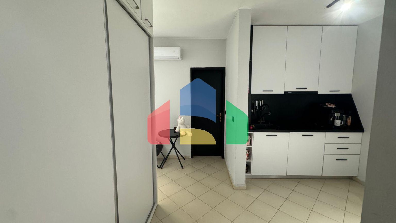 1+1 с балконом, р-н Шкемби в доме Колизей, 42 м.кв