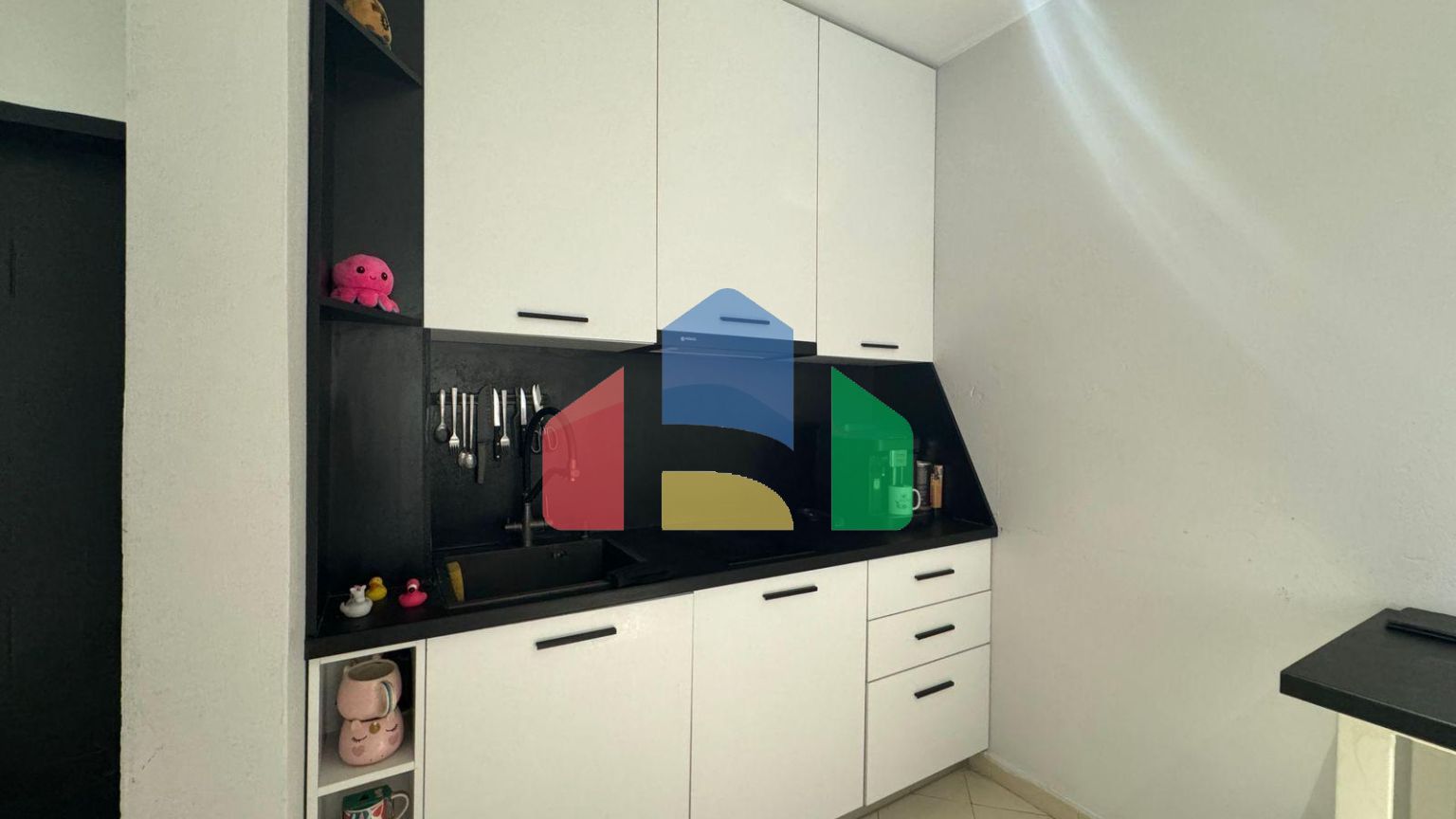 1+1 с балконом, р-н Шкемби в доме Колизей, 42 м.кв