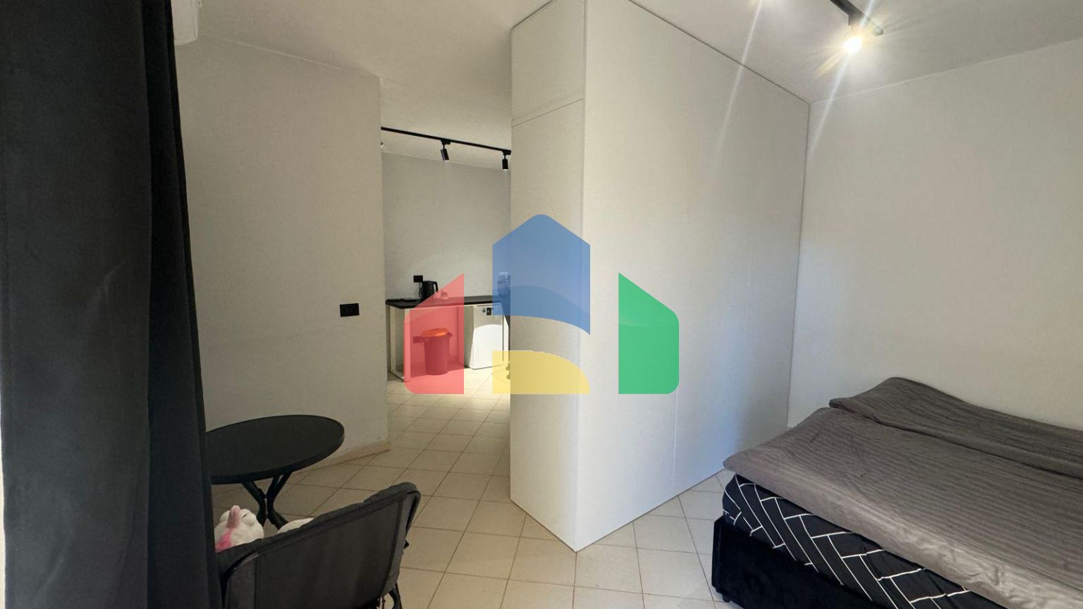 1+1 с балконом, р-н Шкемби в доме Колизей, 42 м.кв