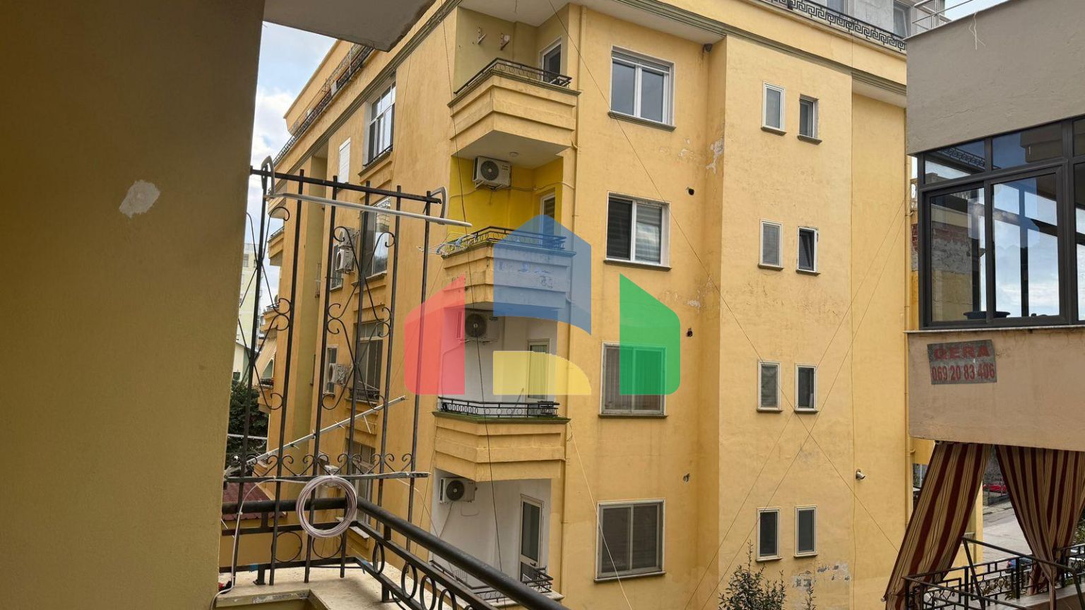 1+1 с балконом, р-н Шкемби в доме Колизей, 42 м.кв