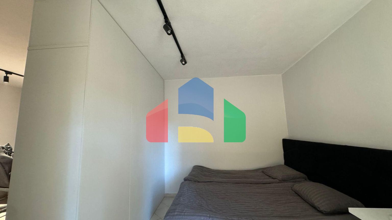 1+1 с балконом, р-н Шкемби в доме Колизей, 42 м.кв