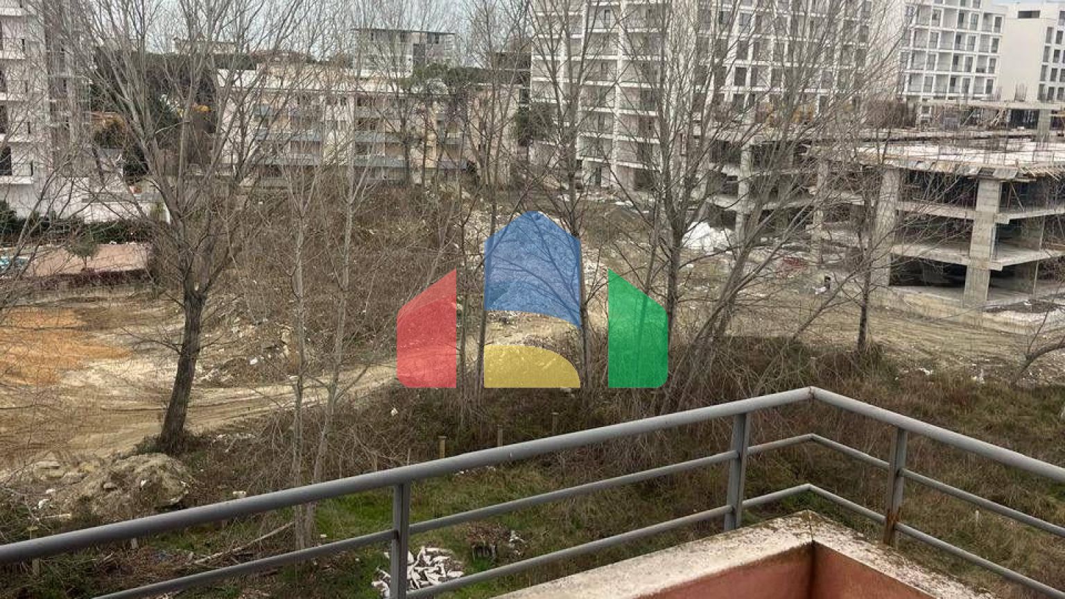 1+1  с балконом, Мали Робит, 65 м.кв