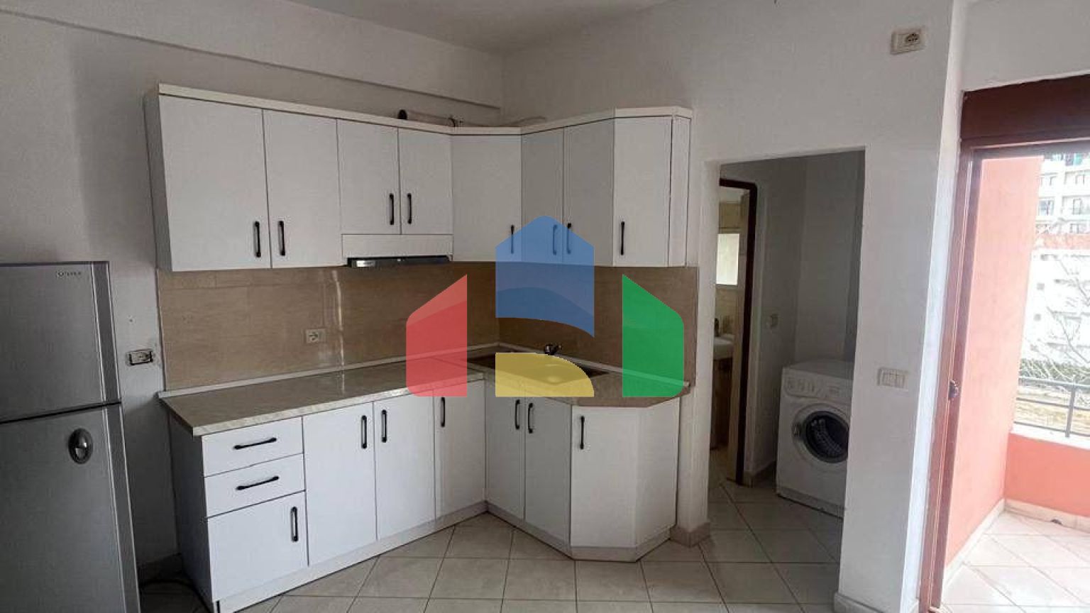 1+1  с балконом, Мали Робит, 65 м.кв