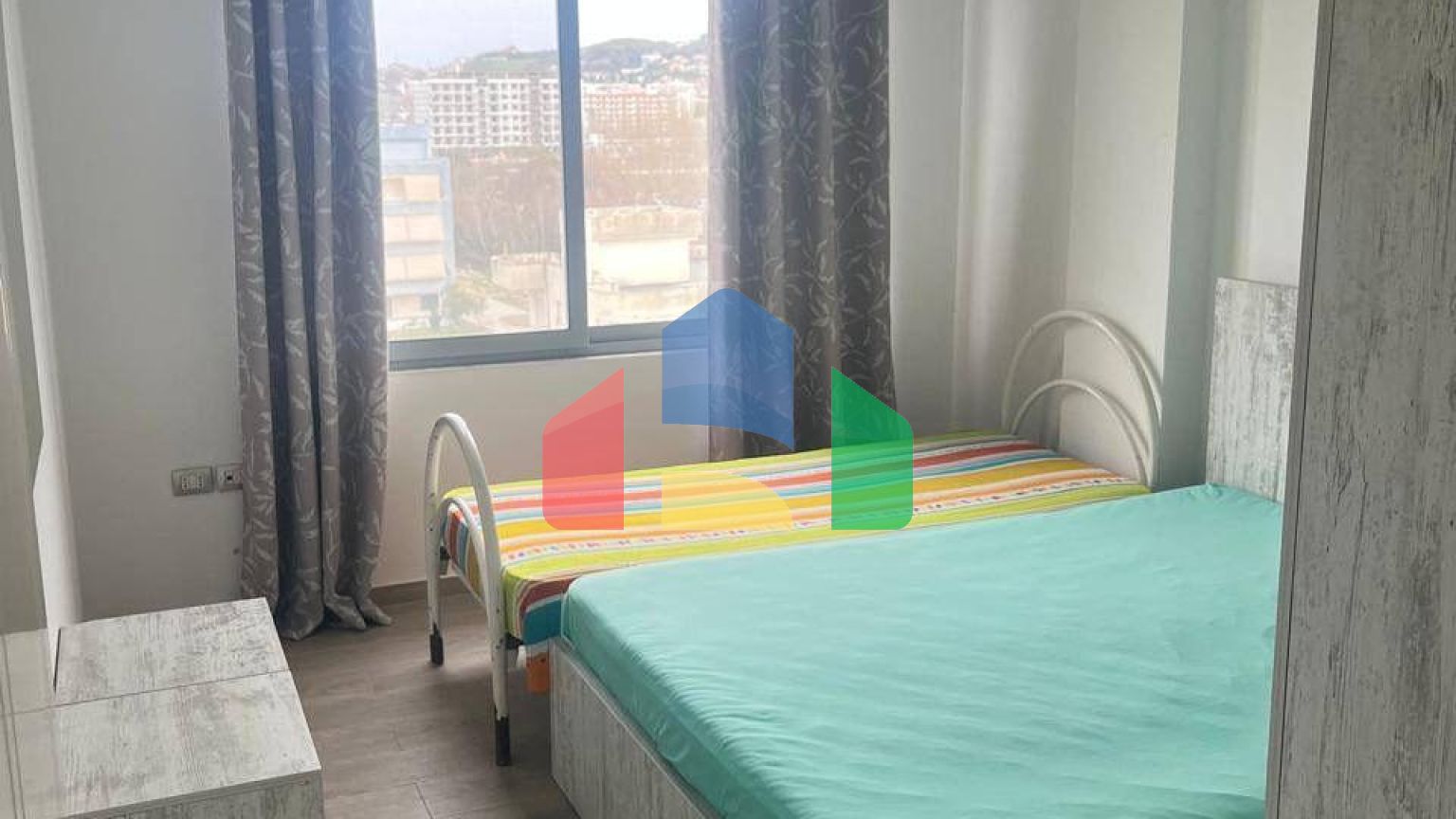 1+1  с балконом, Мали Робит, 65 м.кв