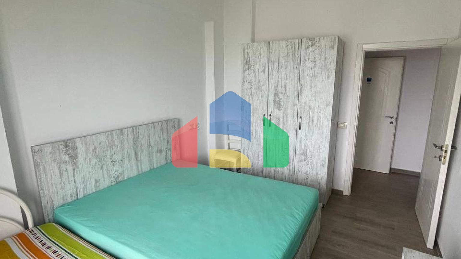 1+1  с балконом, Мали Робит, 65 м.кв