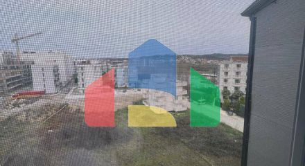 1+1  с балконом, Мали Робит, 65 м.кв