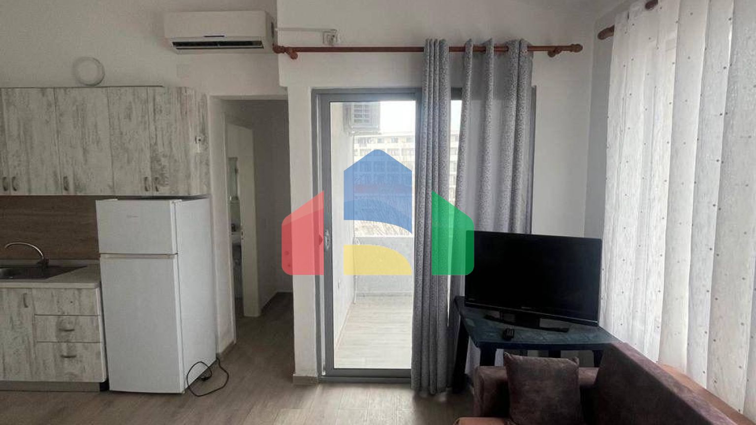 1+1  с балконом, Мали Робит, 65 м.кв