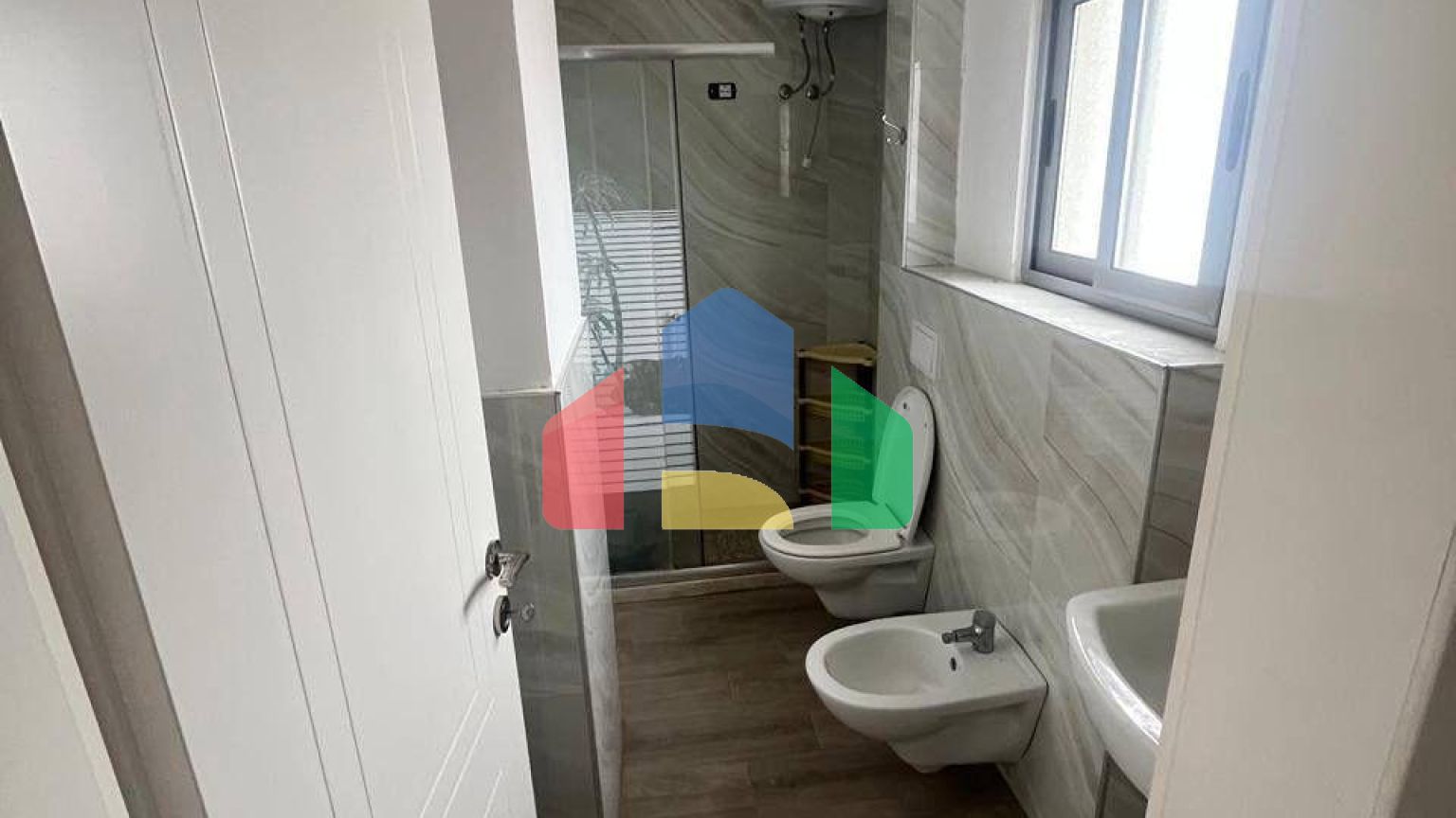 1+1  с балконом, Мали Робит, 65 м.кв