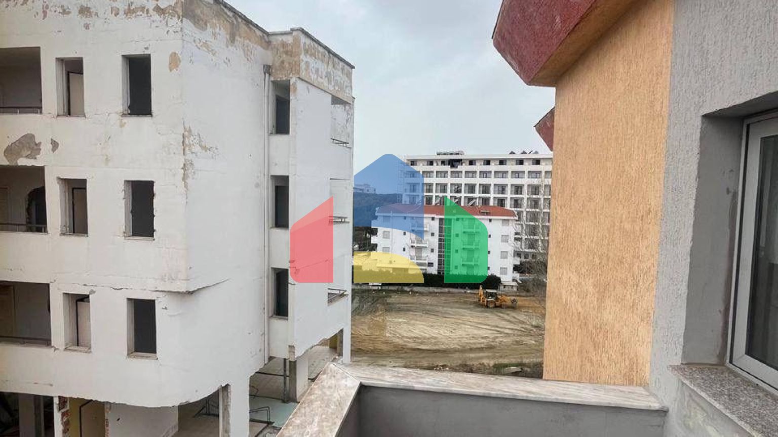 1+1  с балконом, Мали Робит, 65 м.кв