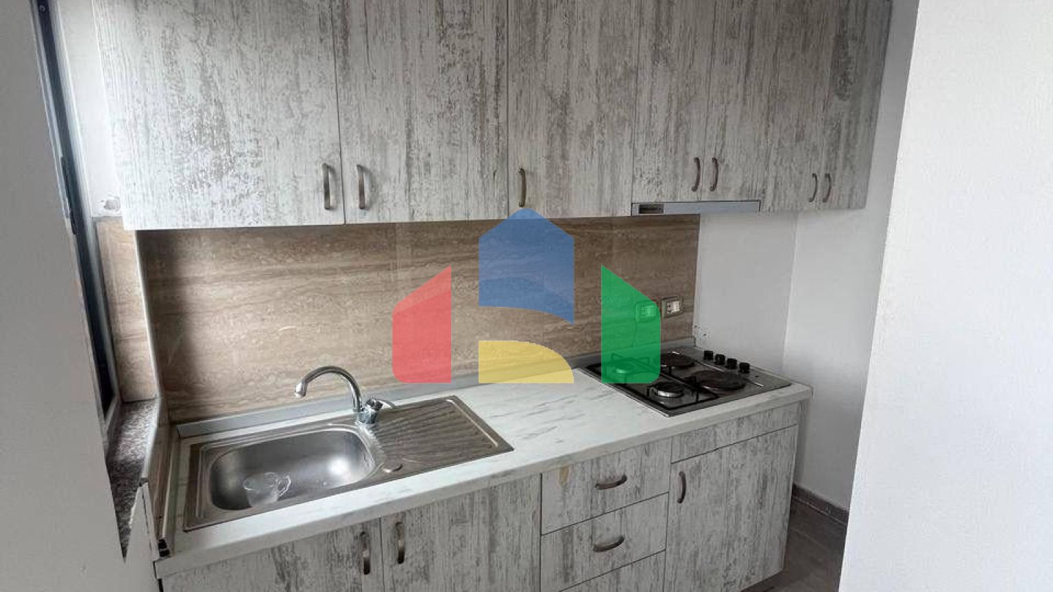 1+1  с балконом, Мали Робит, 65 м.кв