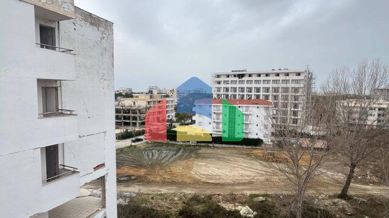 1+1  с балконом, Мали Робит, 65 м.кв