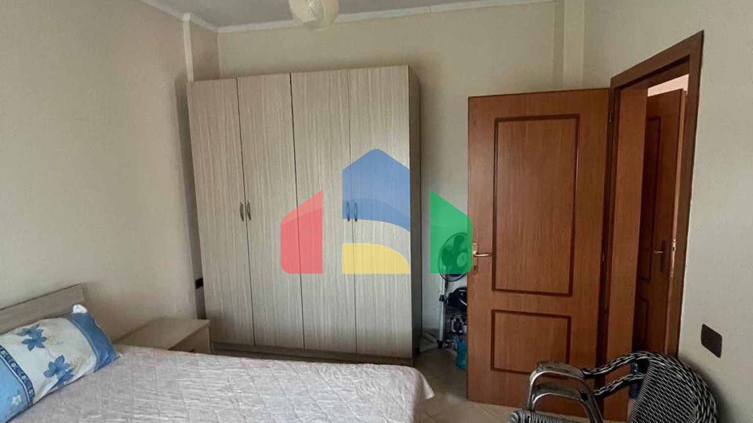 1+1  с балконом, Мали Робит, 65 м.кв