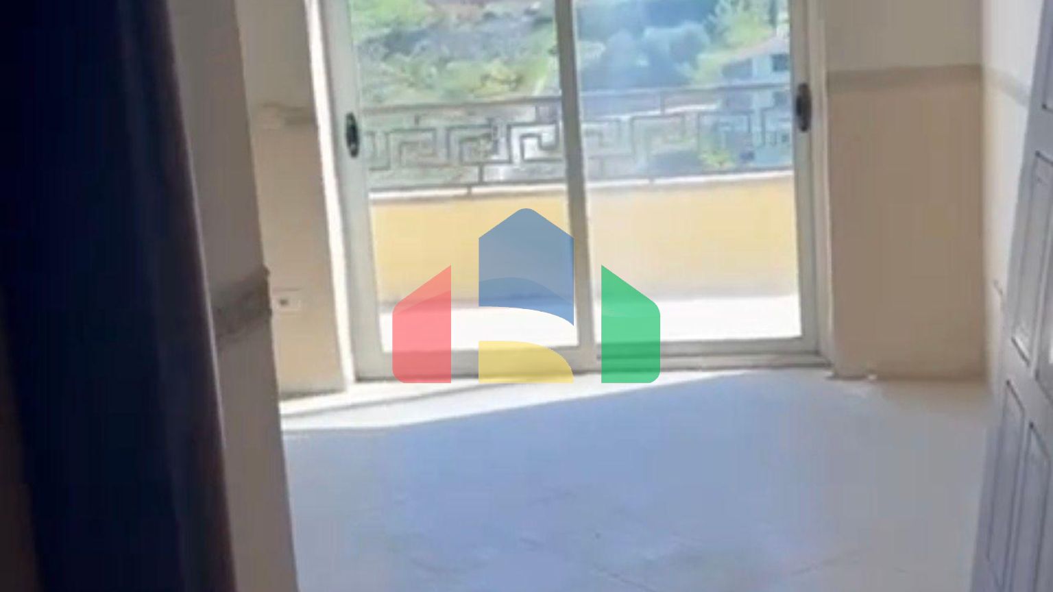 250 м.кв. + 150 м.кв. терраса на последнем этаже, Shkembi I Kavajes