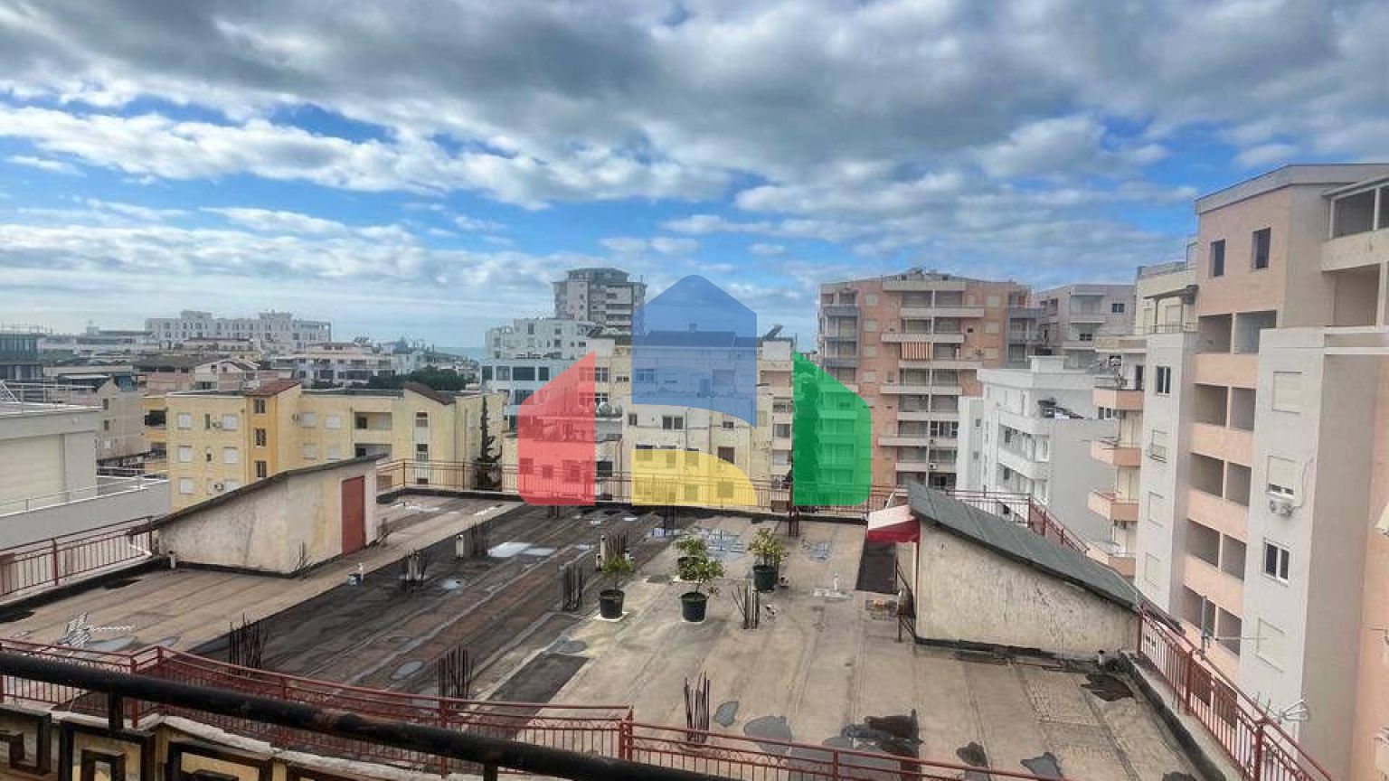 250 м.кв. + 150 м.кв. терраса на последнем этаже, Shkembi I Kavajes