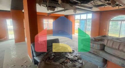 250 м.кв. + 150 м.кв. терраса на последнем этаже, Shkembi I Kavajes