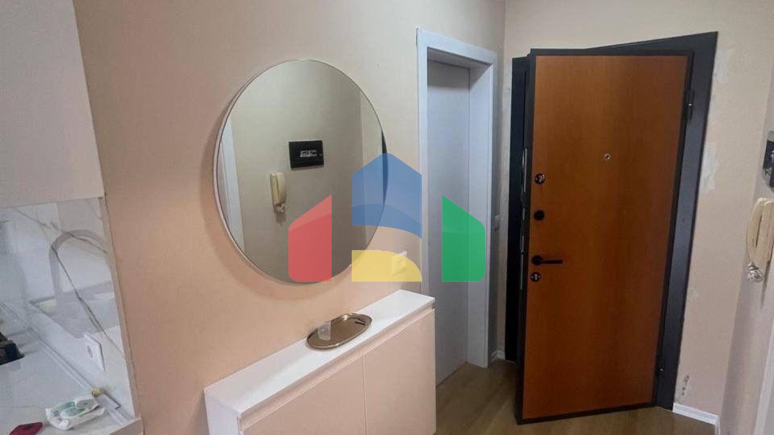 2+1 с балконом, Shkembi I Kavajes, 59м.кв