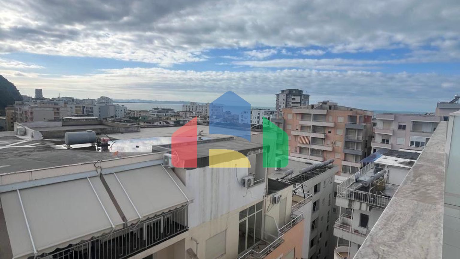 2+1+2 дуплекс с видом на море, Shkembi i Kavajes, 182 м.кв