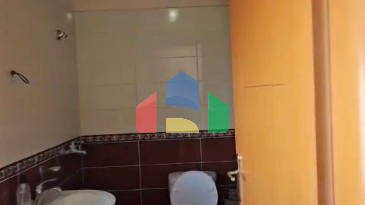 2+1+2 с балконом,  в центре Durres, 110 м.кв