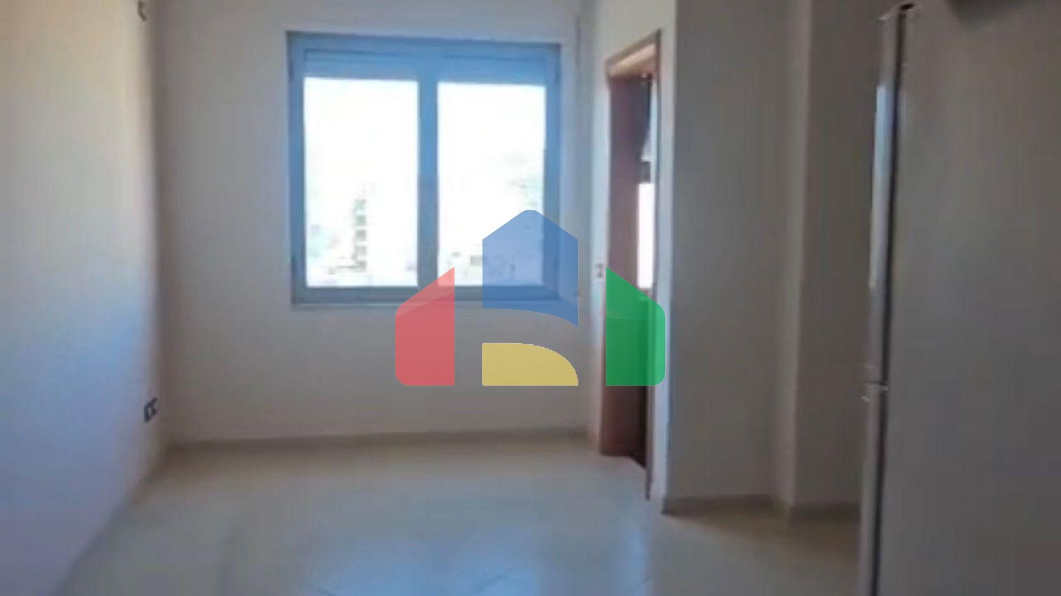 2+1+2 с балконом,  в центре Durres, 110 м.кв