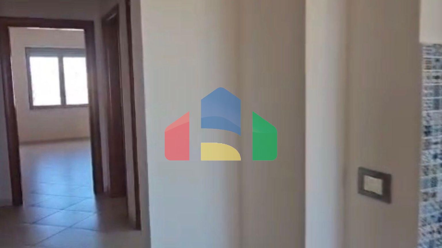 2+1+2 с балконом,  в центре Durres, 110 м.кв