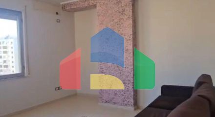 2+1+2 с балконом,  в центре Durres, 110 м.кв