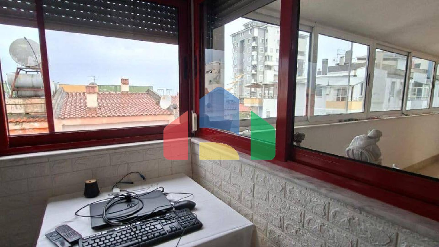 2+1 с балконом, р-н Шкемби, 100 м.кв