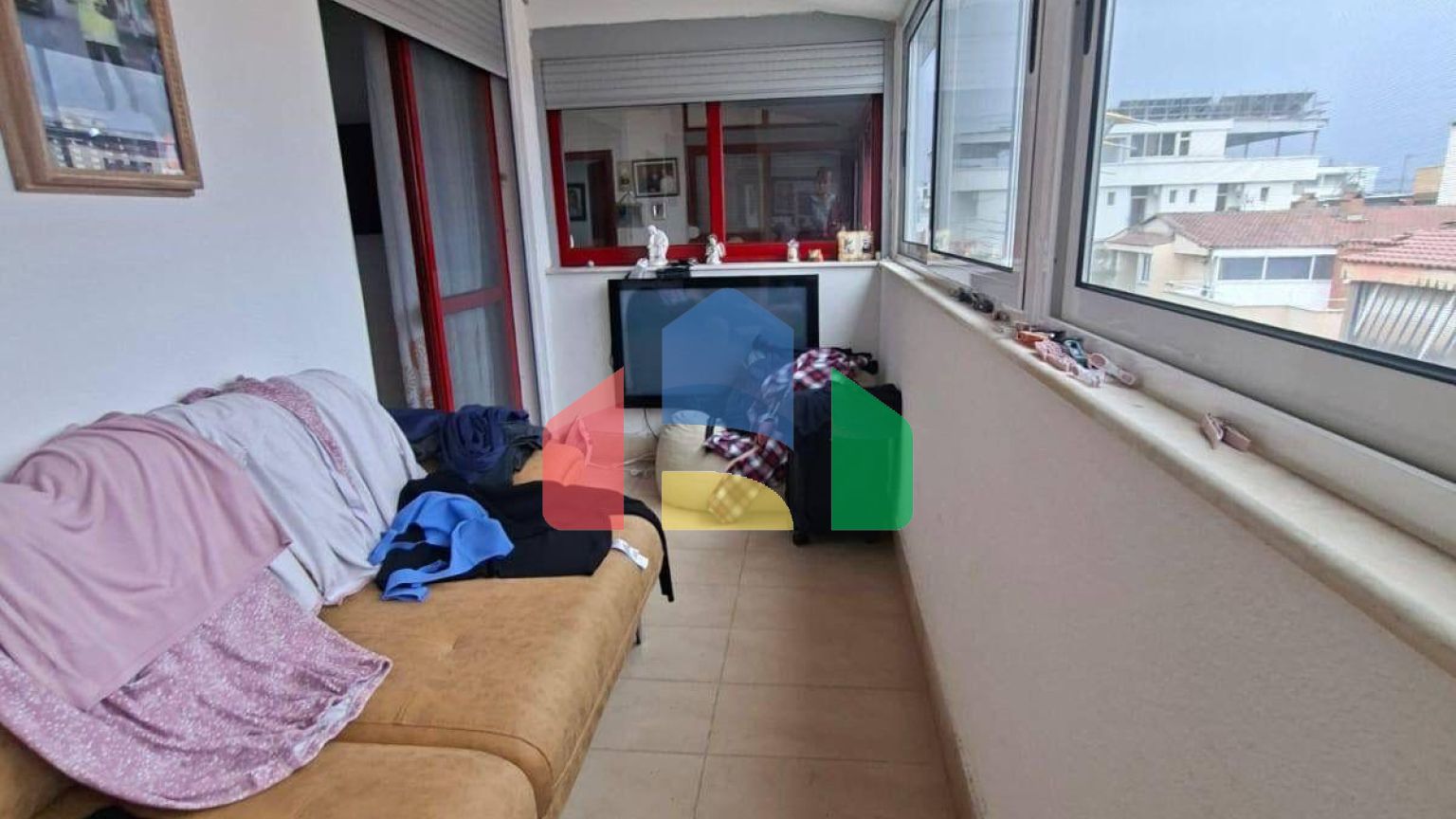 2+1 с балконом, р-н Шкемби, 100 м.кв