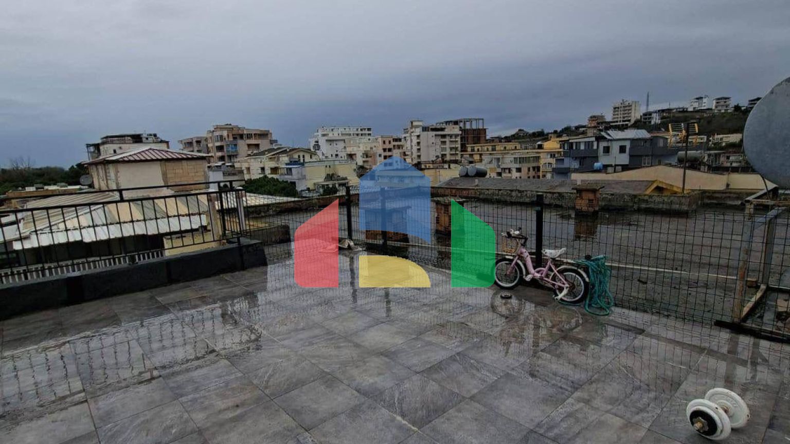 2+1 с балконом, р-н Шкемби, 100 м.кв